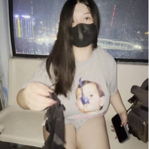 女神九儿温柔妹妹的定制私拍摩天，转载搬运推特网红的大罩杯照片，百度盘分享。