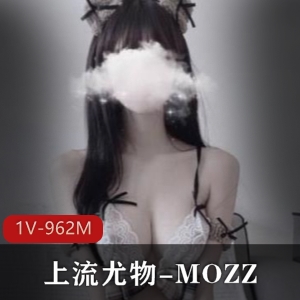 S级女神MOZZI：反差婊身材纤细，OnlyFans上的打粑粑作品让人欲罢不能